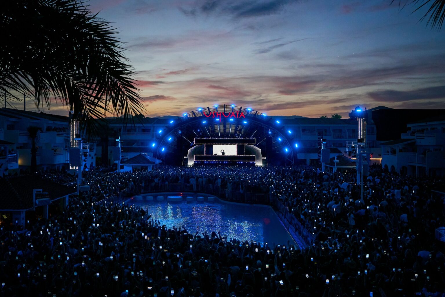 Calvin Harris to Headline Grand Opening of Ushuaïa Dubai Harbour Experience! Calvin Harris