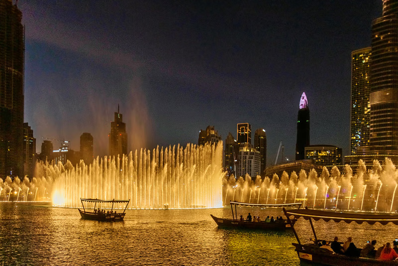 Dubai Fountain Show and Lake Ride