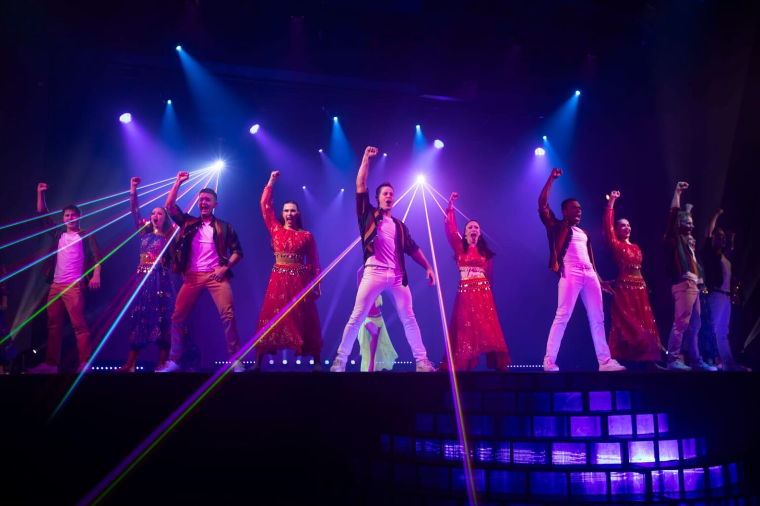 Resorts World Cruises Celebrates Maiden Sailing from Dubai