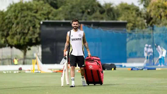 Virat Kohli Ready to Practice on Dubai International Cricket Stadium