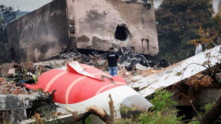 Ahmedabad Plane Crash: Indian Residents in Dubai Gives Tribute to the Victims of One of the Worst Aviation Disasters in India