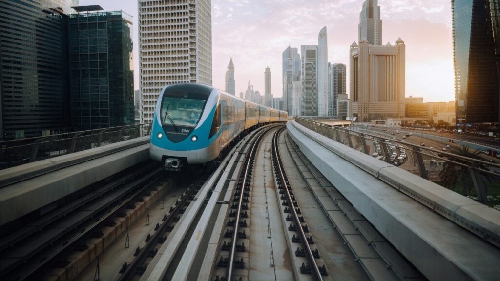 Dubai Metro to Run till 1 AM this Sunday