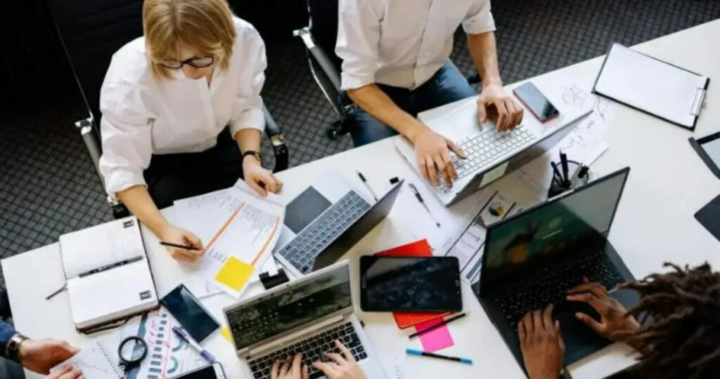 Dubai’s New 4-Day Work Week for Government Employees Begins Today: Are You Eligible?