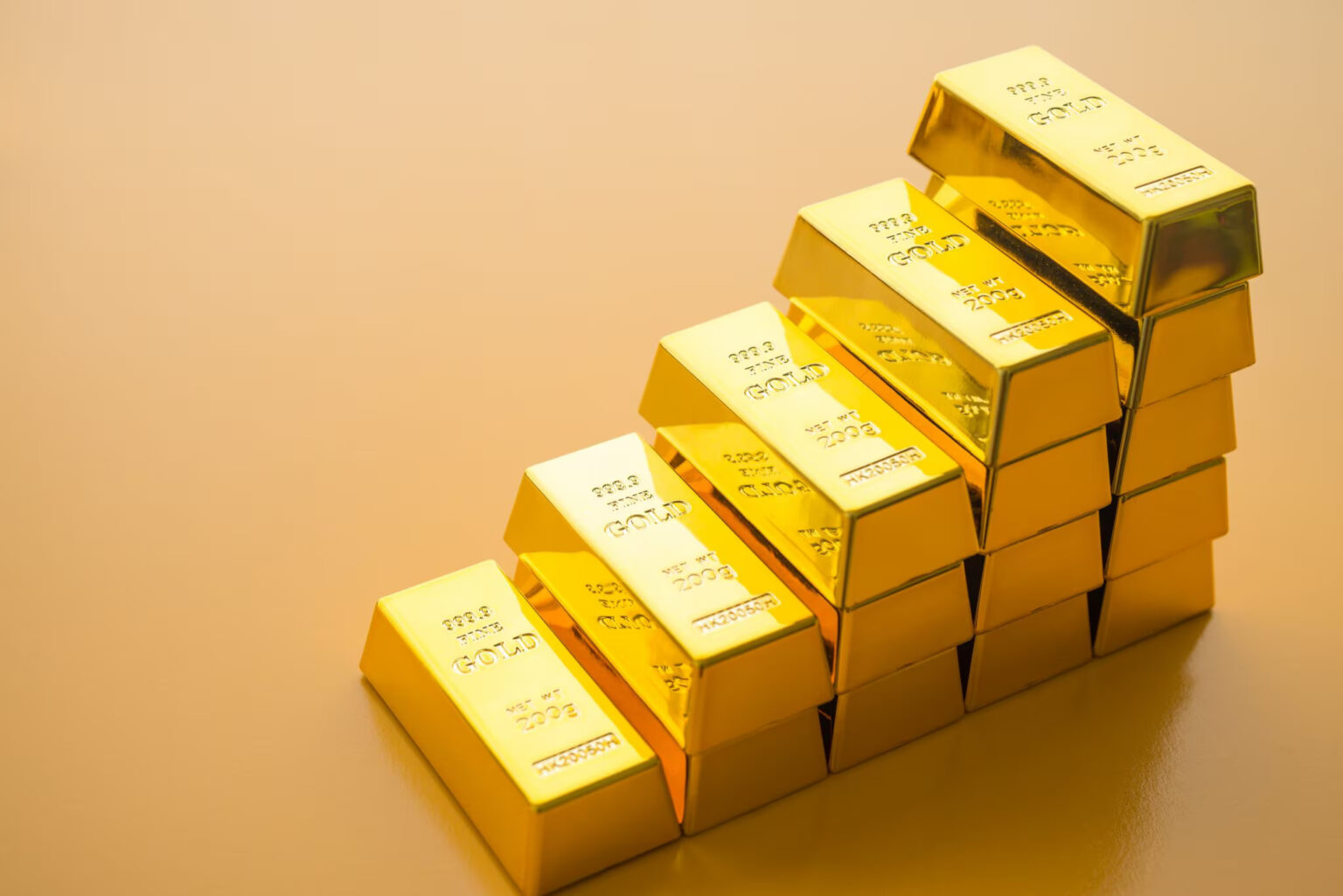 Gold Prices in Dubai Climb on Safe-Haven Rush After US Announces Tariff Hike on Indian Imports Gold Prices in Dubai Climb on Safe-Haven Rush After US Announces Tariff Hike on Indian Imports