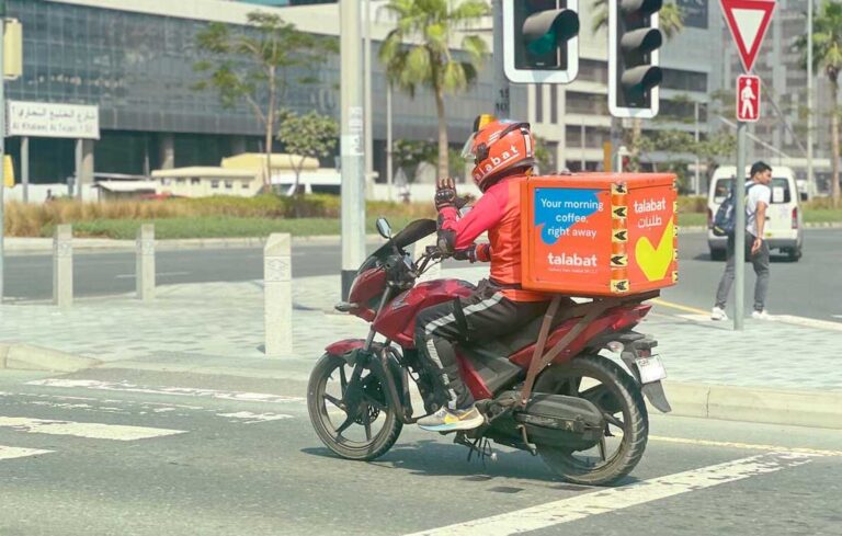 Delivery Riders in Dubai Face New Lane Restrictions from November 1 Delivery Riders in Dubai Face New Lane Restrictions from November 1