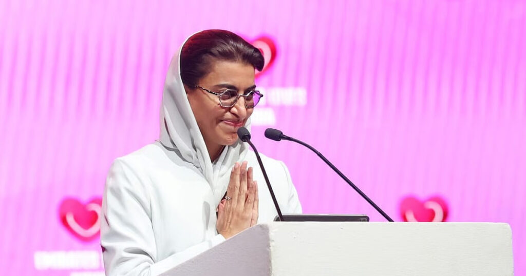 Hindi Surprise from UAE Minister Noura Al Kaabi Wins Hearts at Indian Community Event in Dubai Hindi Surprise from UAE Minister Noura Al Kaabi Wins Hearts at Indian Community Event in Dubai