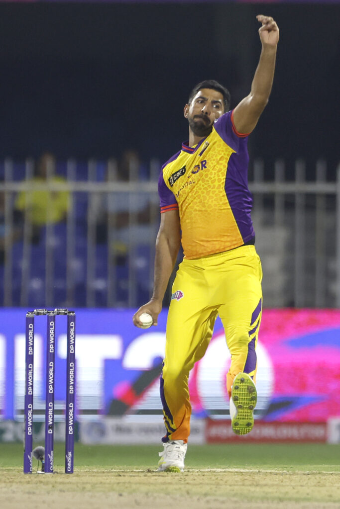 Junaid-Siddique-in-action-for-the-Sharjah-Warriorz-during-Season-3-of-the-DP-World-International-League-T20