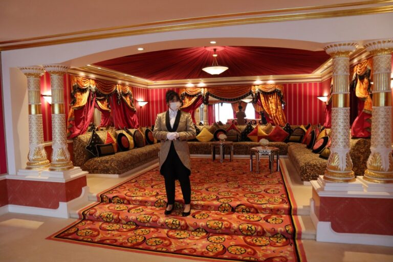 Top 5 Luxe Things to Do Inside the Burj Al Arab Top 5 Luxe Things to Do Inside the Burj Al Arab