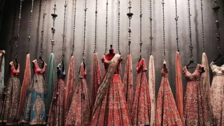 Top 5 Spots for Indian Traditional and Ethnic Wear in UAE Top 5 Spots for Indian Traditional and Ethnic Wear in UAE
