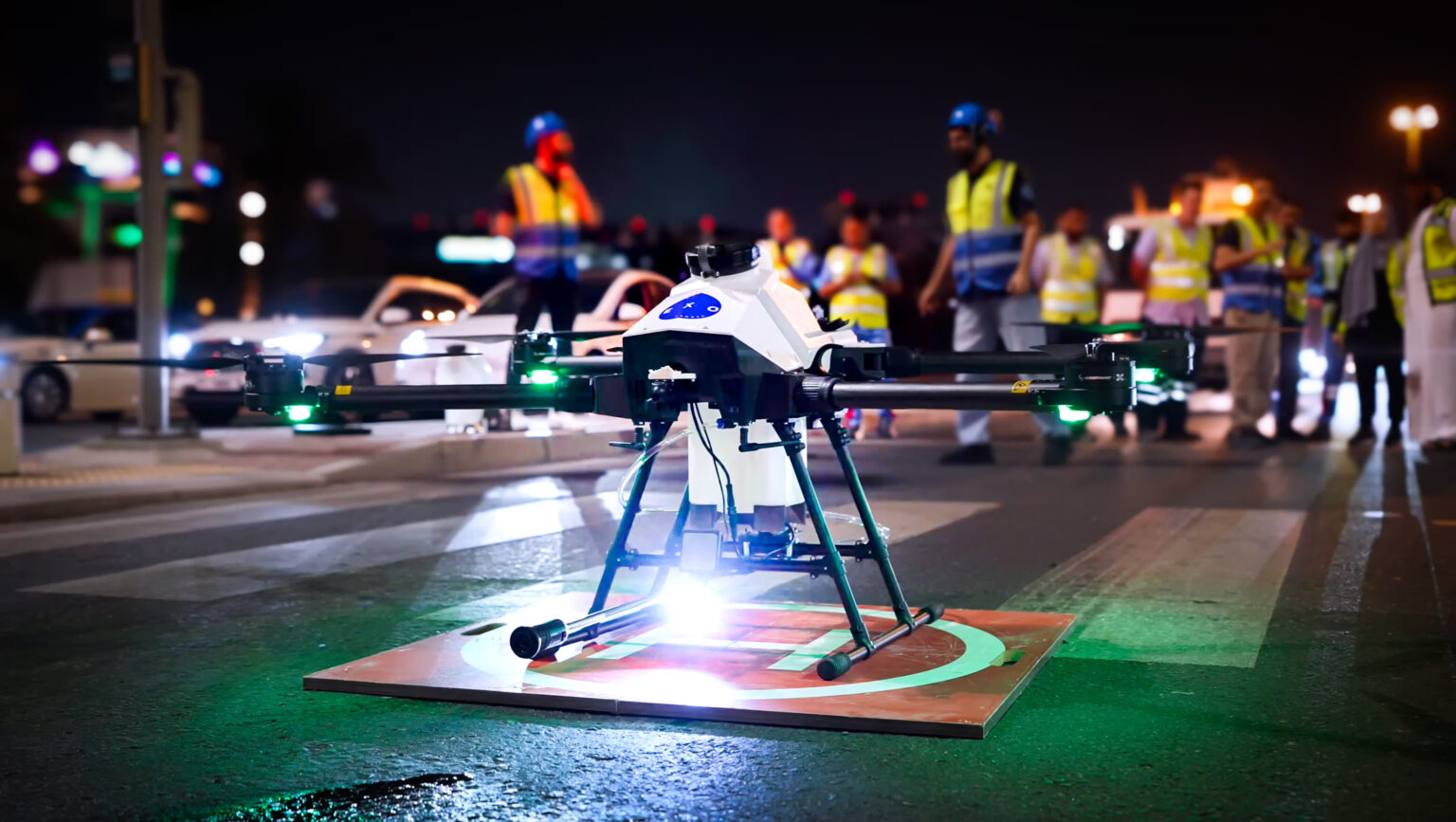 Dubai RTA Deploys Drone Technology to Clean Traffic Signals