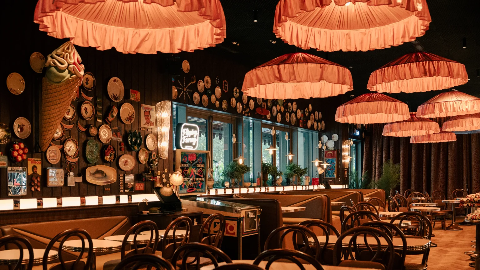 Top 3 Cafes in Dubai That Double Up As Art Galleries You Must Visit